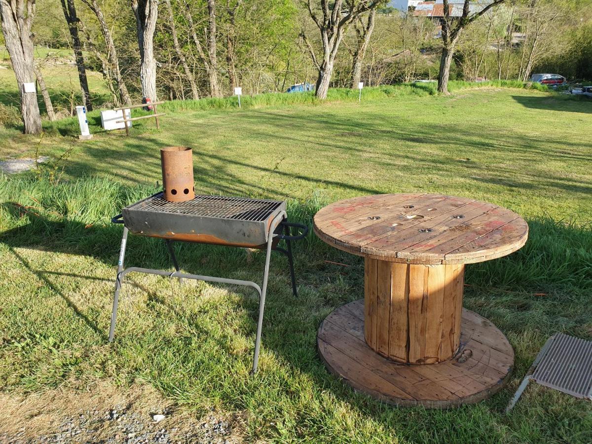 Camping Du Puy Rond Бресюр Екстериор снимка