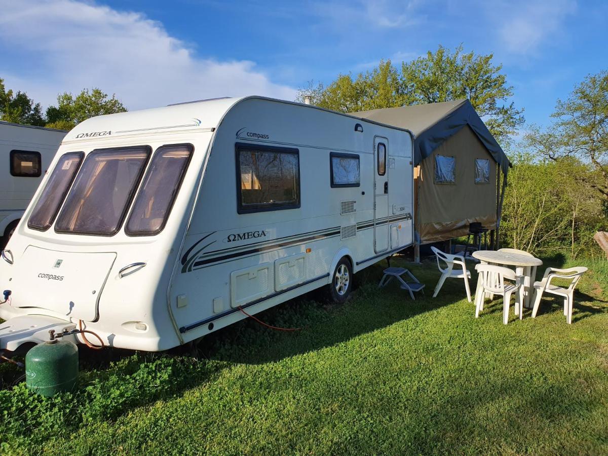 Camping Du Puy Rond Бресюр Екстериор снимка