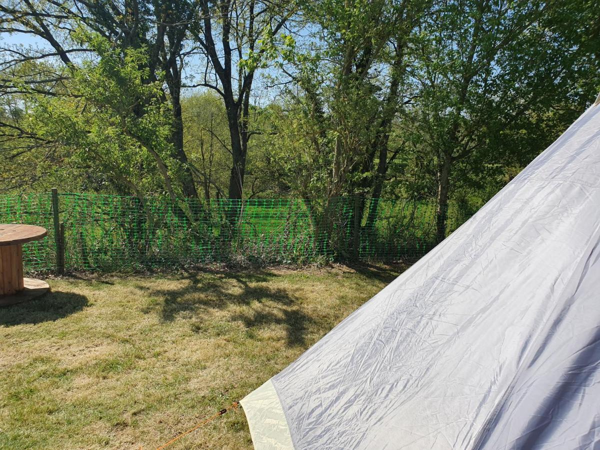 Camping Du Puy Rond Бресюр Екстериор снимка